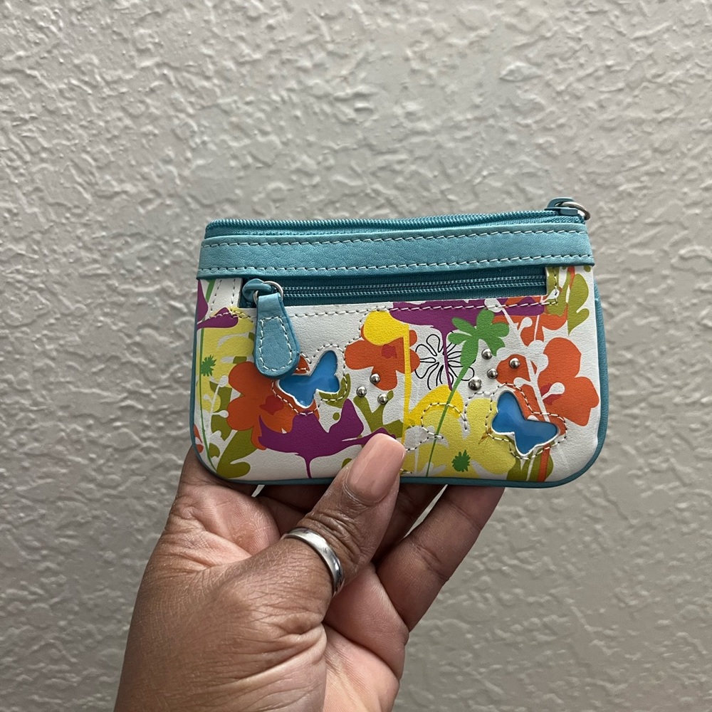 NWT Aqua Blue Fossil wallet *** Authentic **
